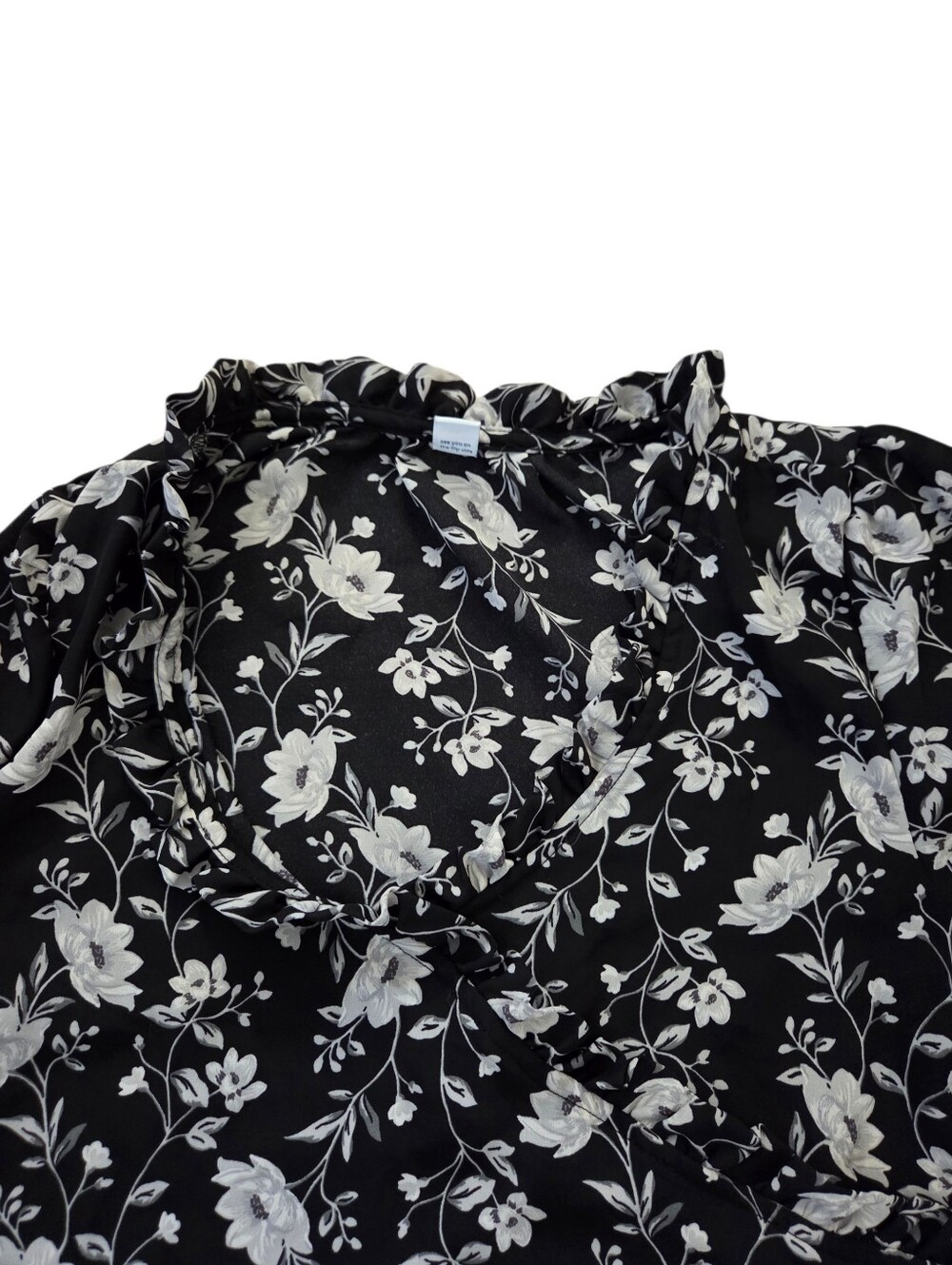 Old Navy Black/Gray Floral Long Sleeve Ruffled Blouse, L. EUC. - Picture 2 of 3